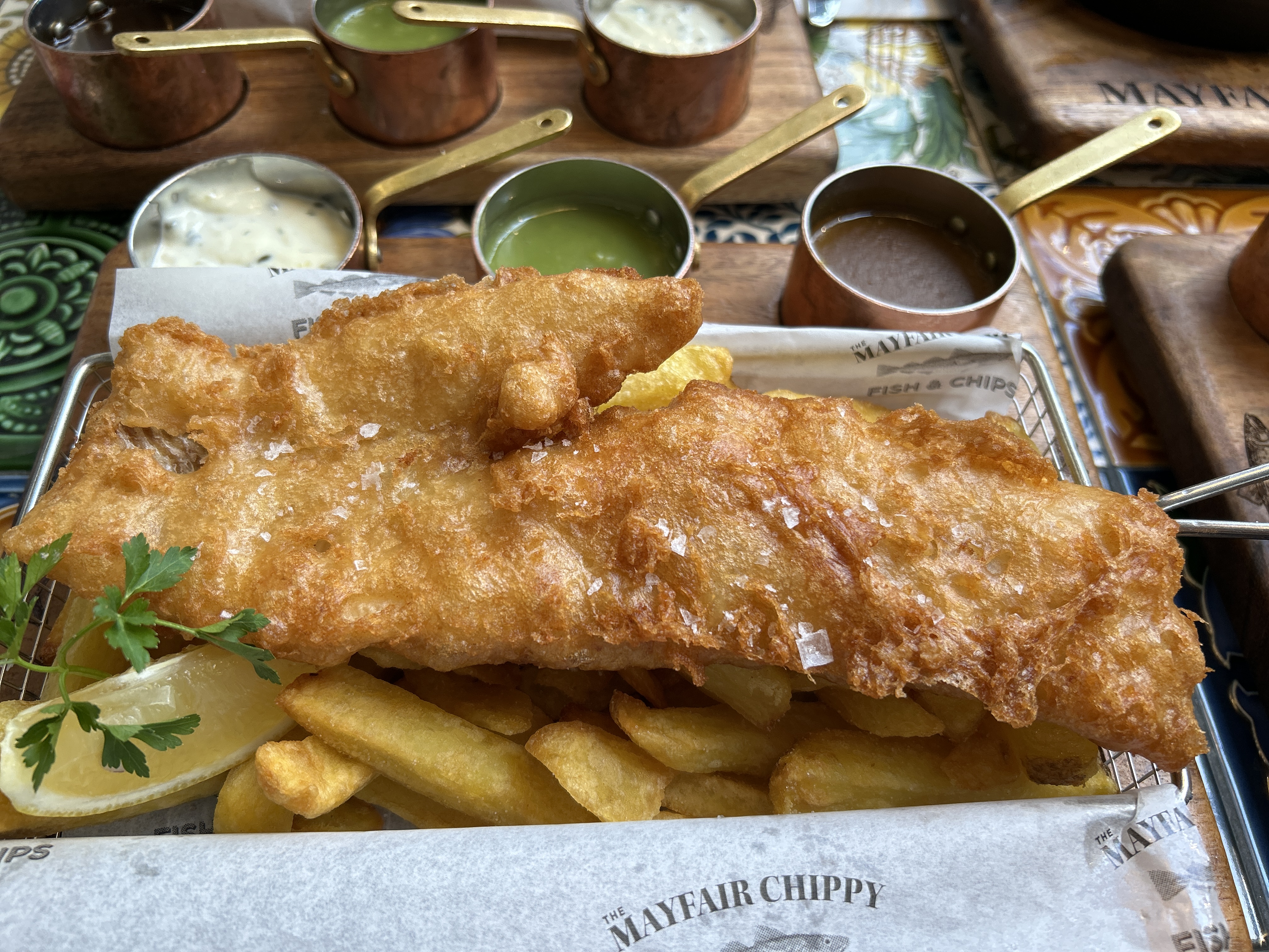 フィッシュ＆チップス at The Mayfair Chippy Knightsbridge
