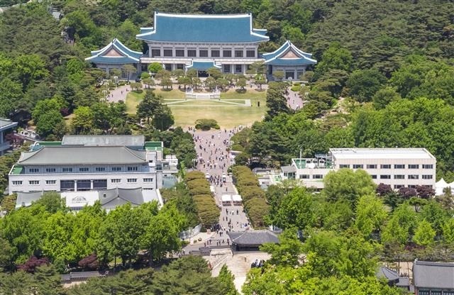 *満喫！ソウル市内半日観光 (景福宮、守門将交代儀式+青瓦台内部観覧+北村韓屋村+仁寺洞+広蔵市場または明洞解散）